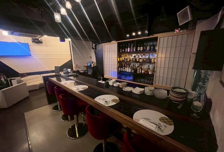 【賃料・保証金・造作値下げ！】【神奈川県小田原市】小田原駅徒歩2分／駅近使い勝手◎／バー居抜き物件／18坪